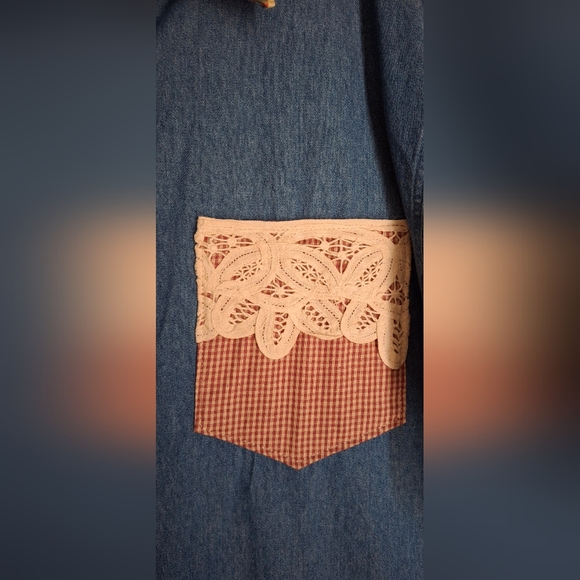 Country Pickins Sz L WOMENS Denim Shirt with Multicolor Accents WESTERN FLORAL - Picture 4 of 7